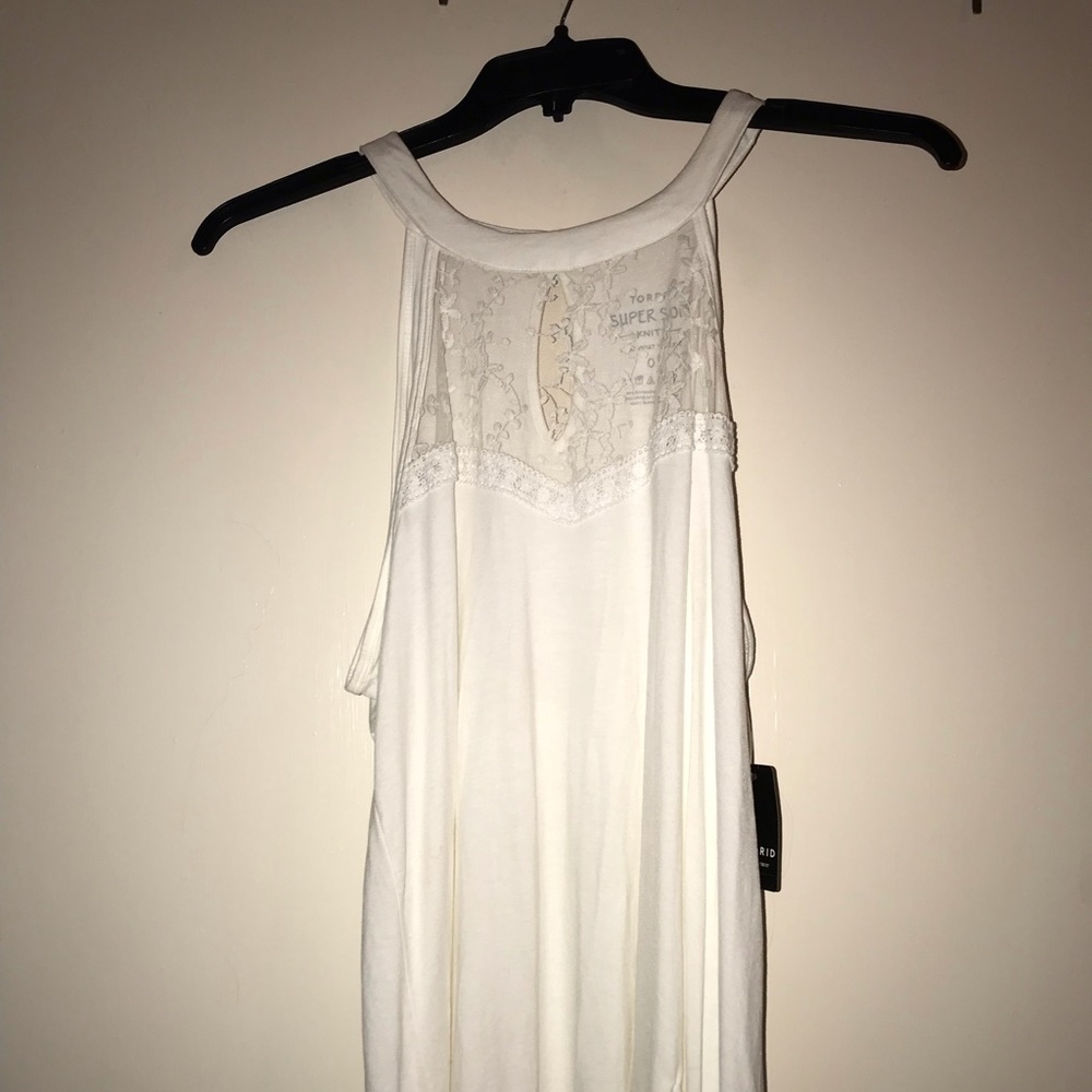 New W/ tags White semi fancy sleeveless top